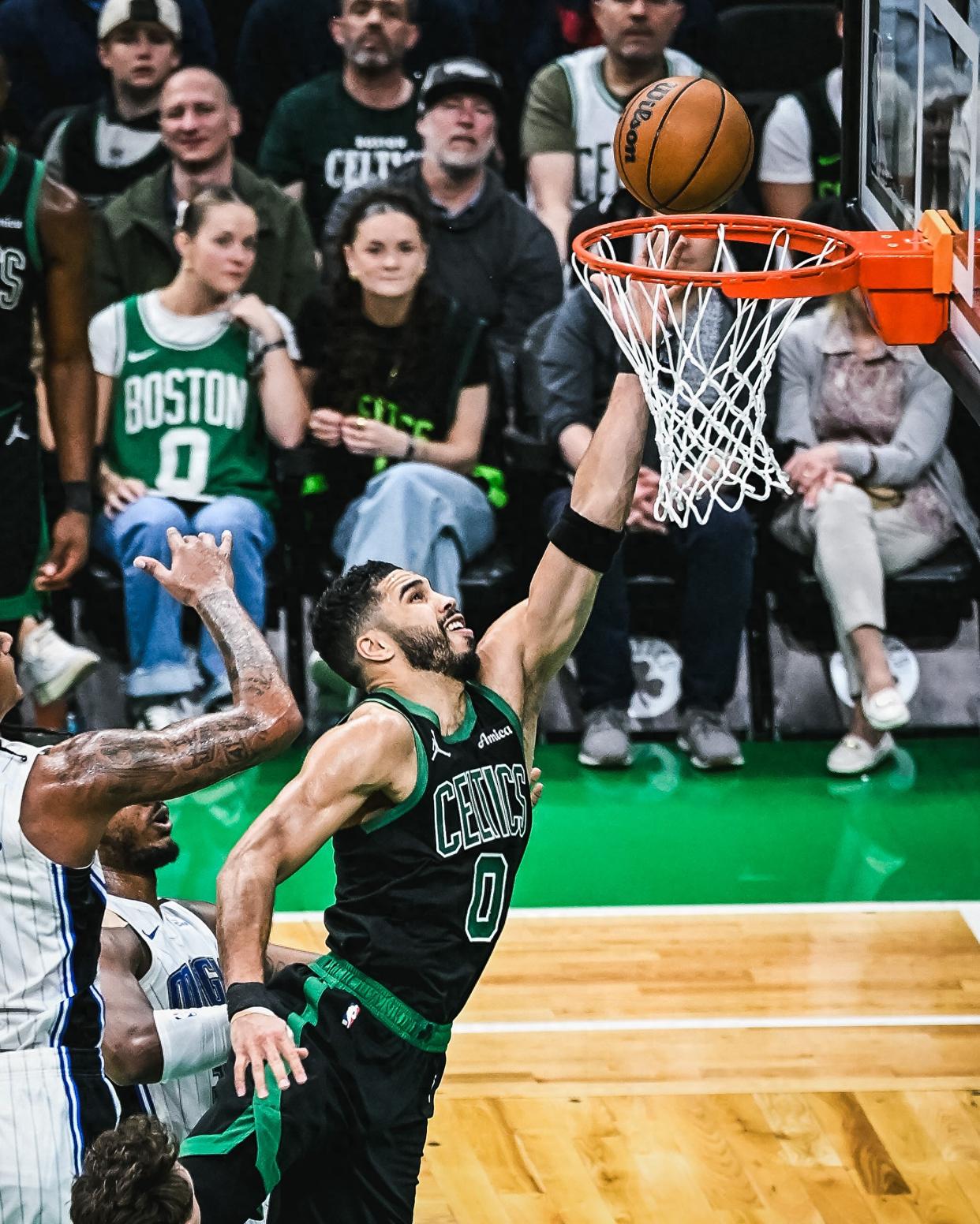 壹号娱乐-塔图姆重要时刻战术调整，瑞士队带队取胜！上演精彩一战的简单介绍