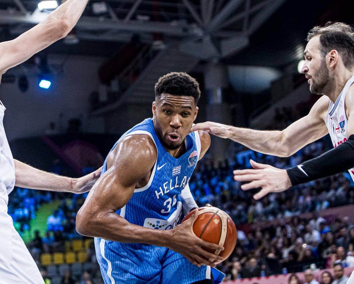 壹号-关于字母哥回归赛场，连败首场状态亮眼，公牛观众沸腾！的信息